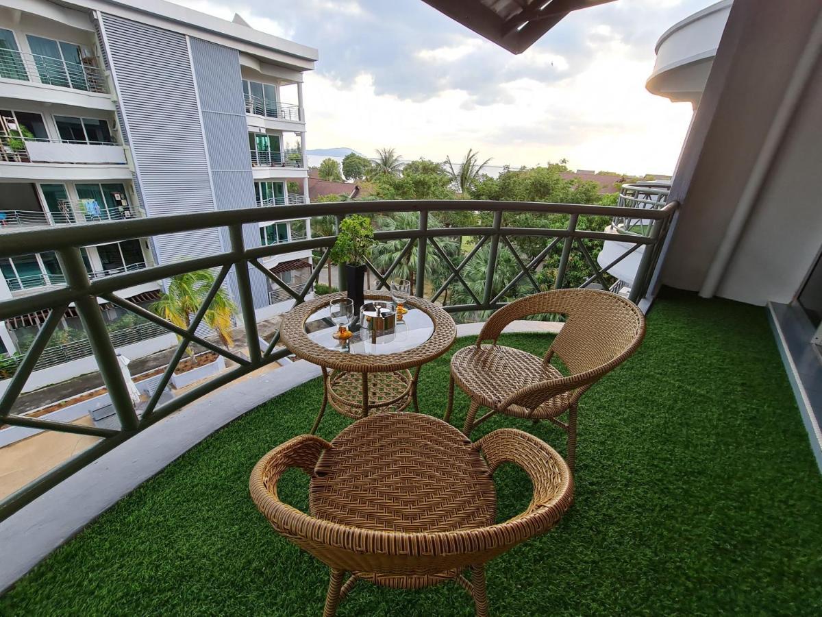Perdana Serviced Apartment & Resorts Padang Mat Sirat Eksteriør bilde