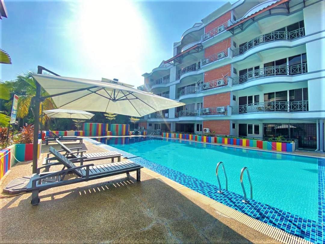 Perdana Serviced Apartment & Resorts Padang Mat Sirat Eksteriør bilde