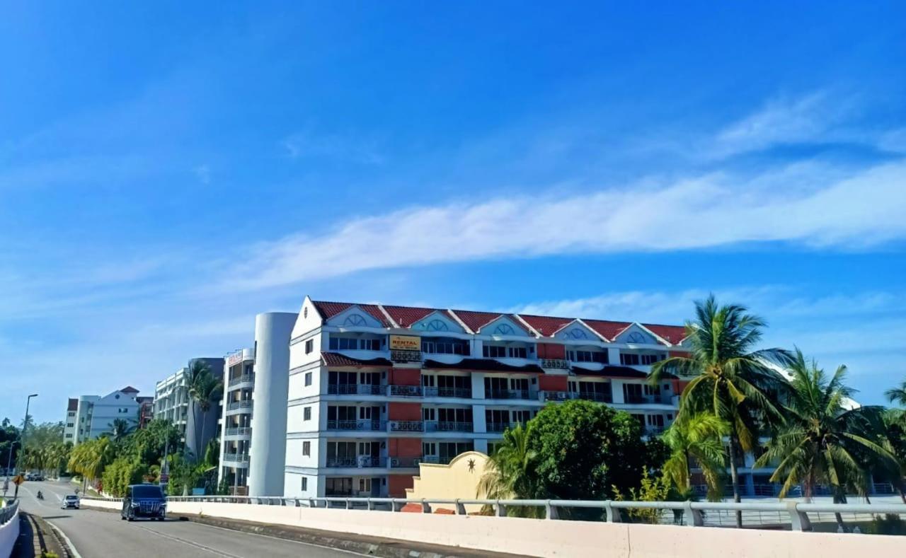 Perdana Serviced Apartment & Resorts Padang Mat Sirat Eksteriør bilde