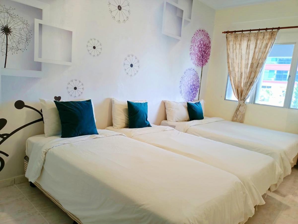 Perdana Serviced Apartment & Resorts Padang Mat Sirat Eksteriør bilde