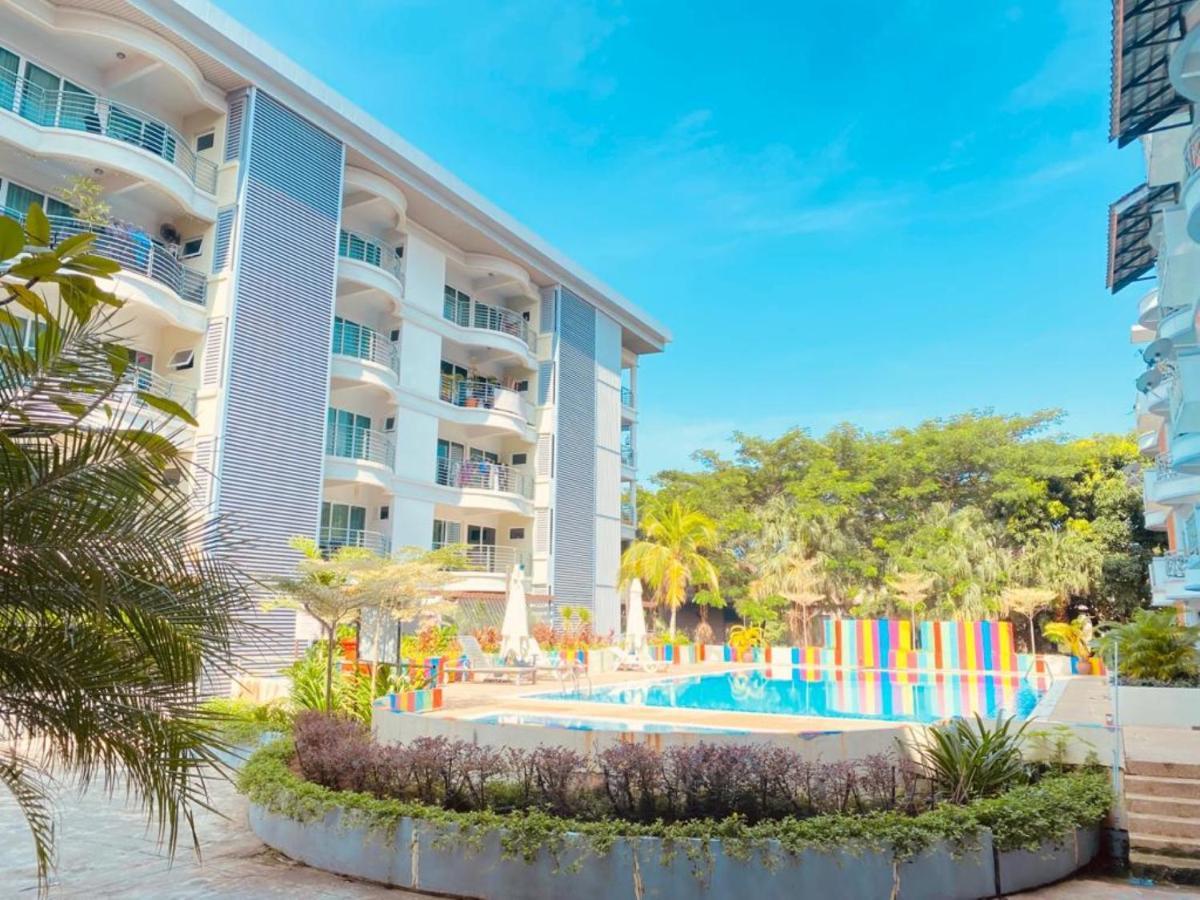 Perdana Serviced Apartment & Resorts Padang Mat Sirat Eksteriør bilde
