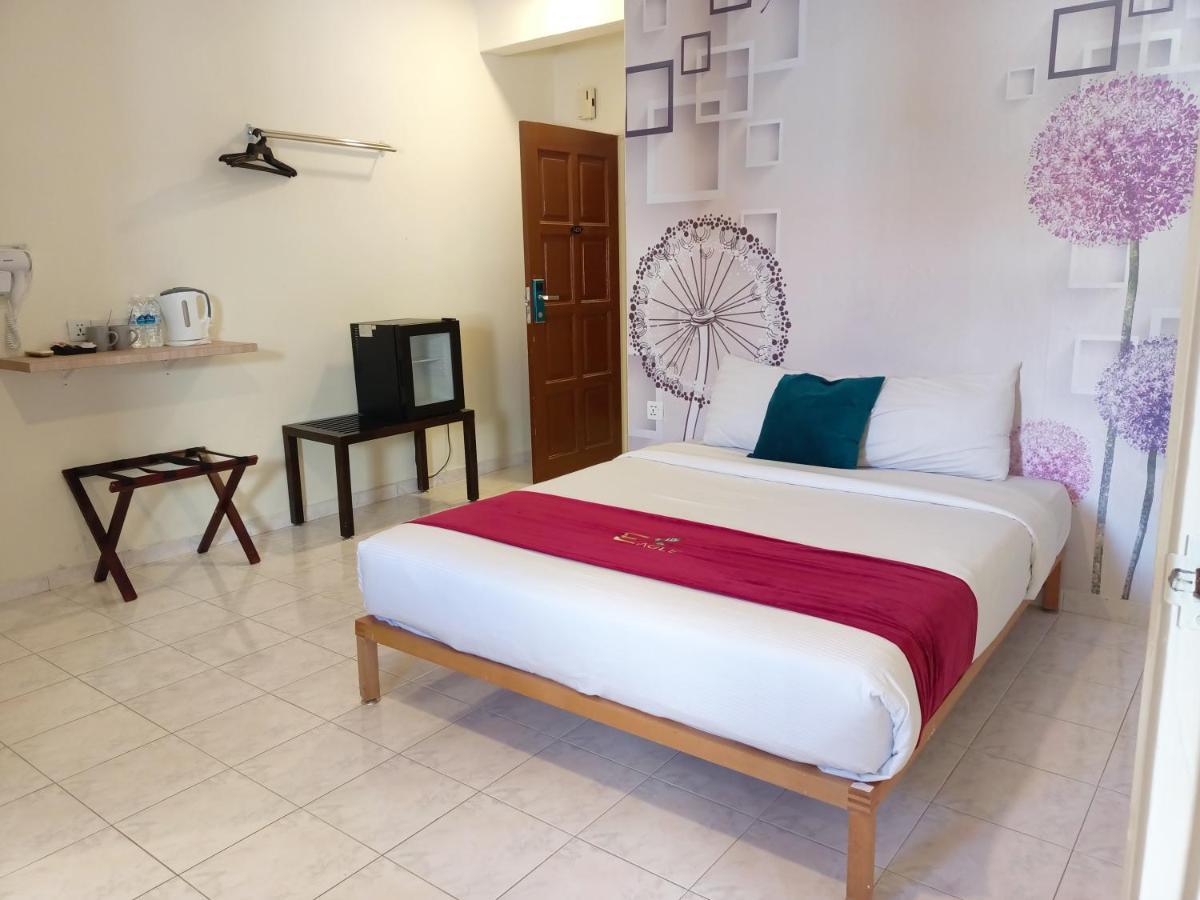 Perdana Serviced Apartment & Resorts Padang Mat Sirat Eksteriør bilde