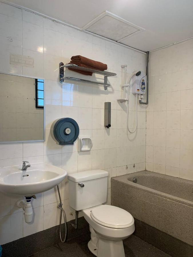 Perdana Serviced Apartment & Resorts Padang Mat Sirat Eksteriør bilde