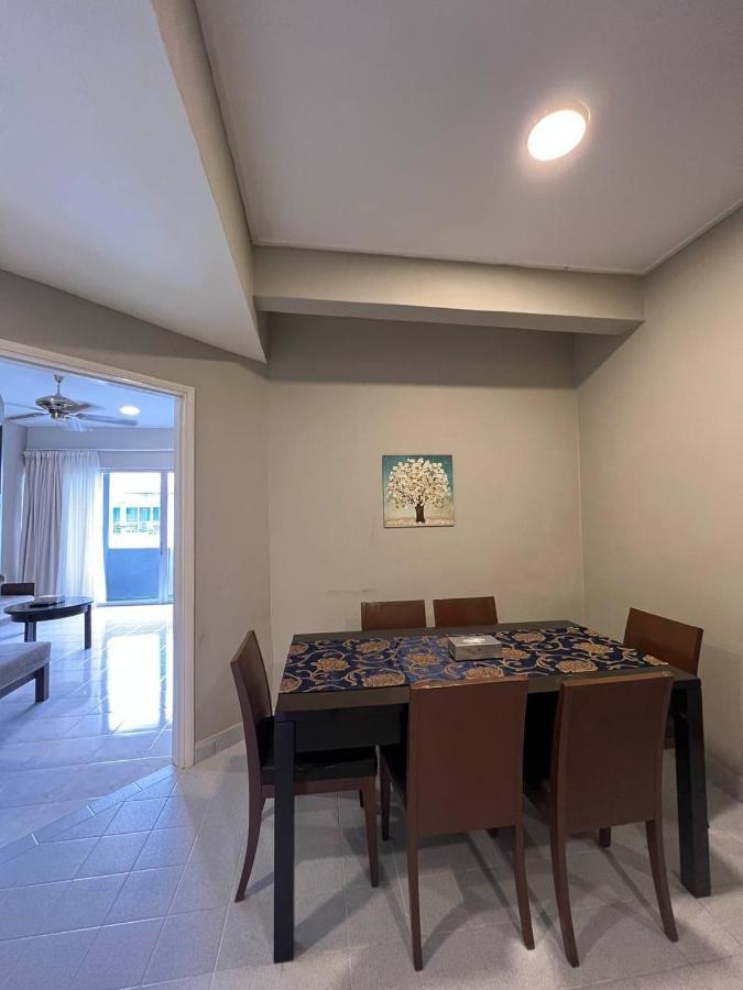 Perdana Serviced Apartment & Resorts Padang Mat Sirat Eksteriør bilde