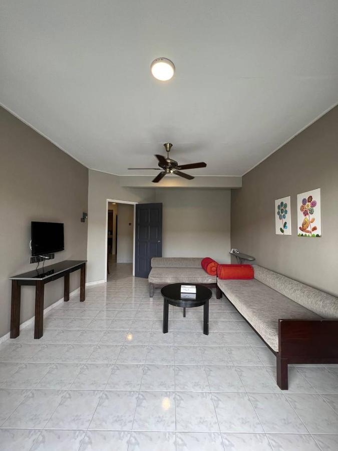 Perdana Serviced Apartment & Resorts Padang Mat Sirat Eksteriør bilde