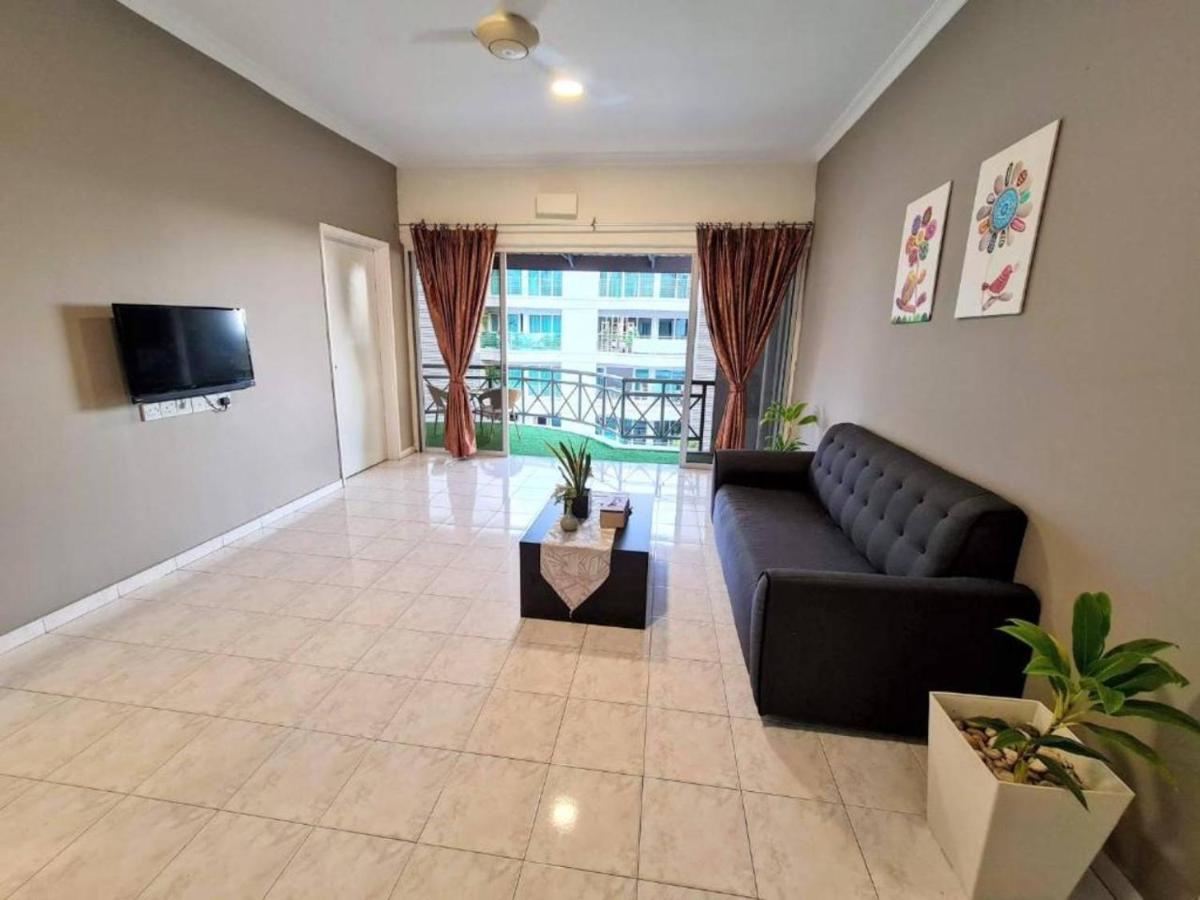 Perdana Serviced Apartment & Resorts Padang Mat Sirat Eksteriør bilde