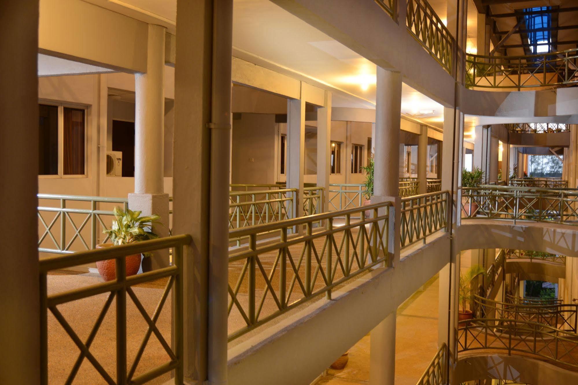 Perdana Serviced Apartment & Resorts Padang Mat Sirat Eksteriør bilde