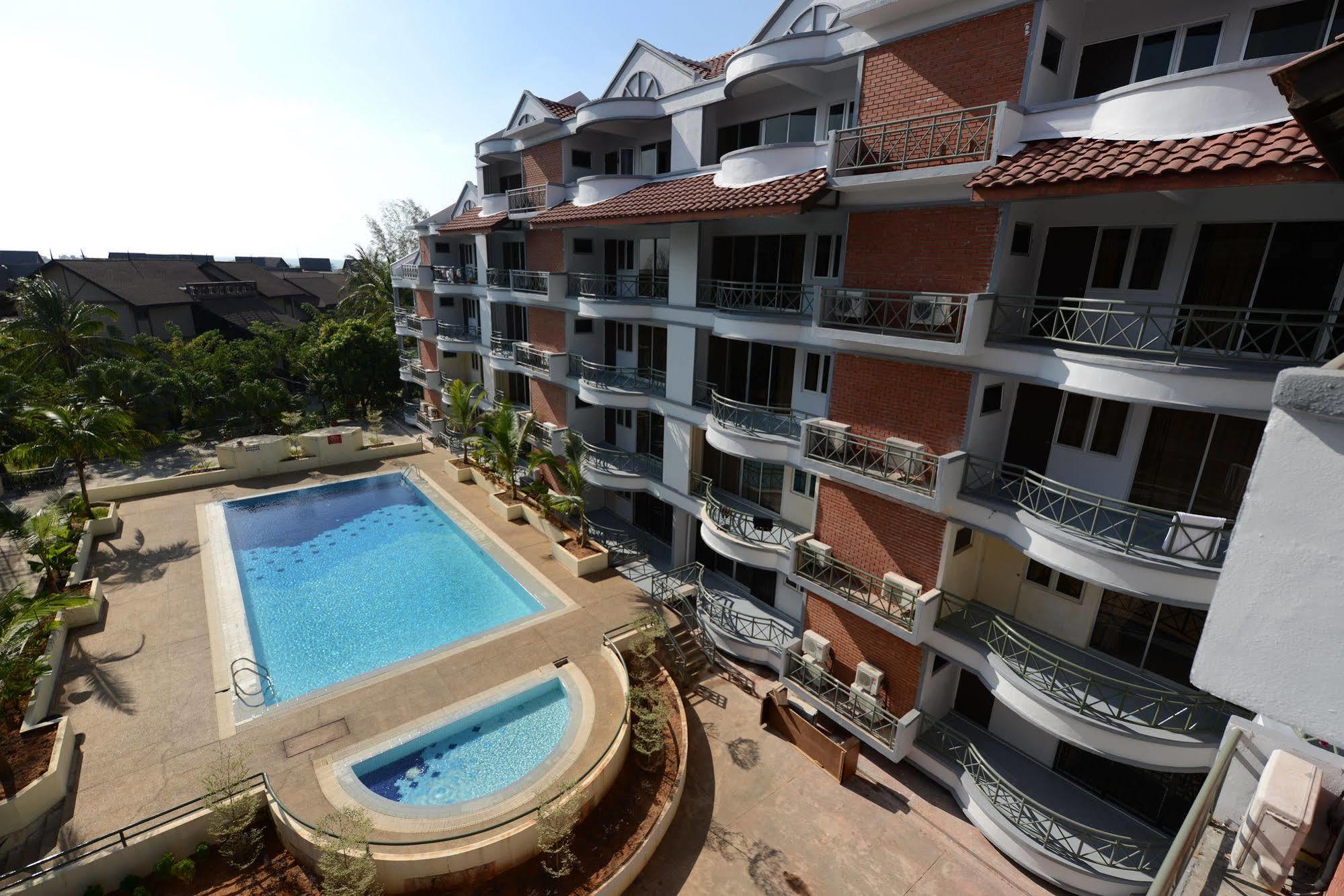 Perdana Serviced Apartment & Resorts Padang Mat Sirat Eksteriør bilde