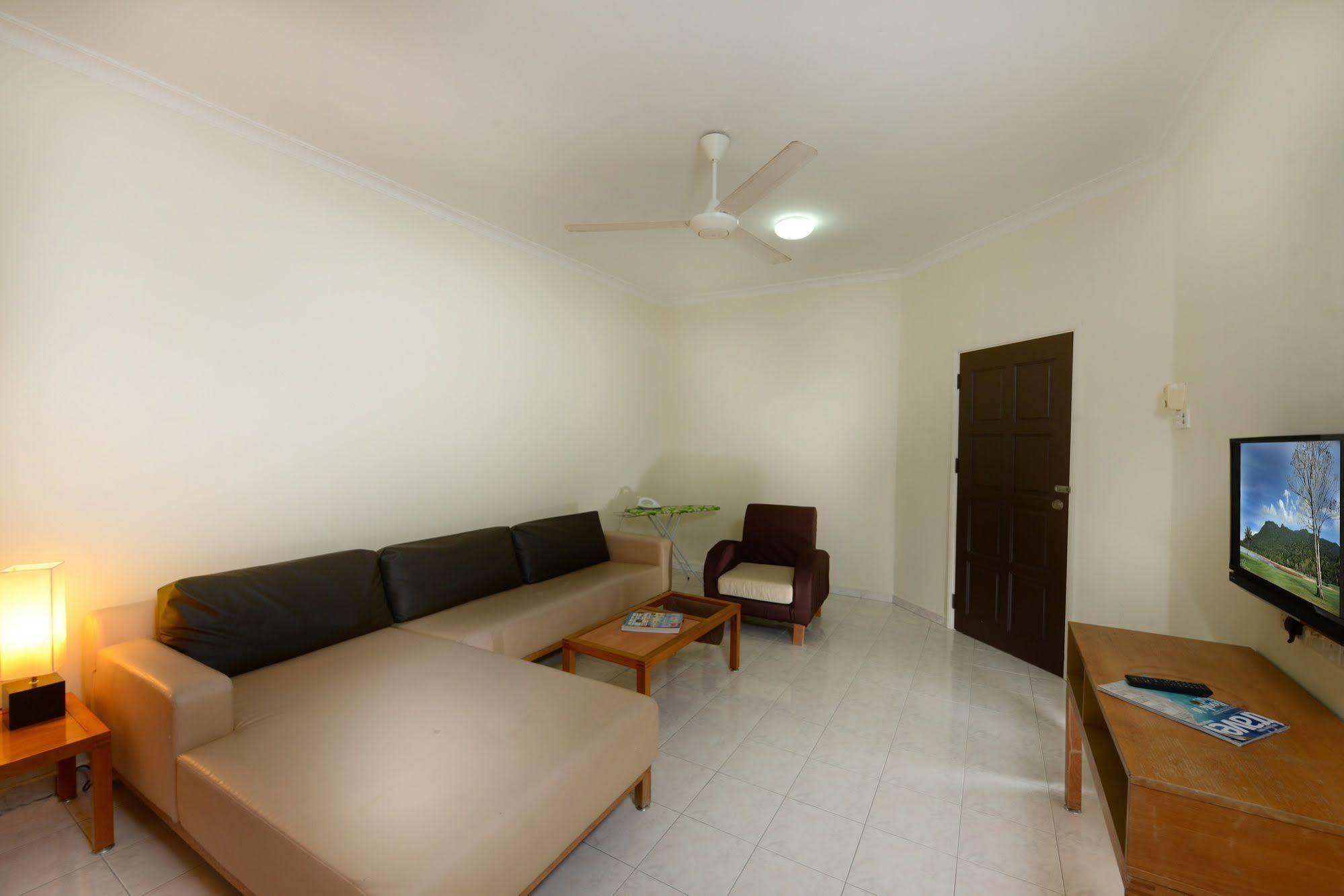 Perdana Serviced Apartment & Resorts Padang Mat Sirat Eksteriør bilde