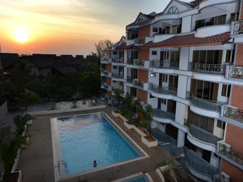 Perdana Serviced Apartment & Resorts Padang Mat Sirat Eksteriør bilde